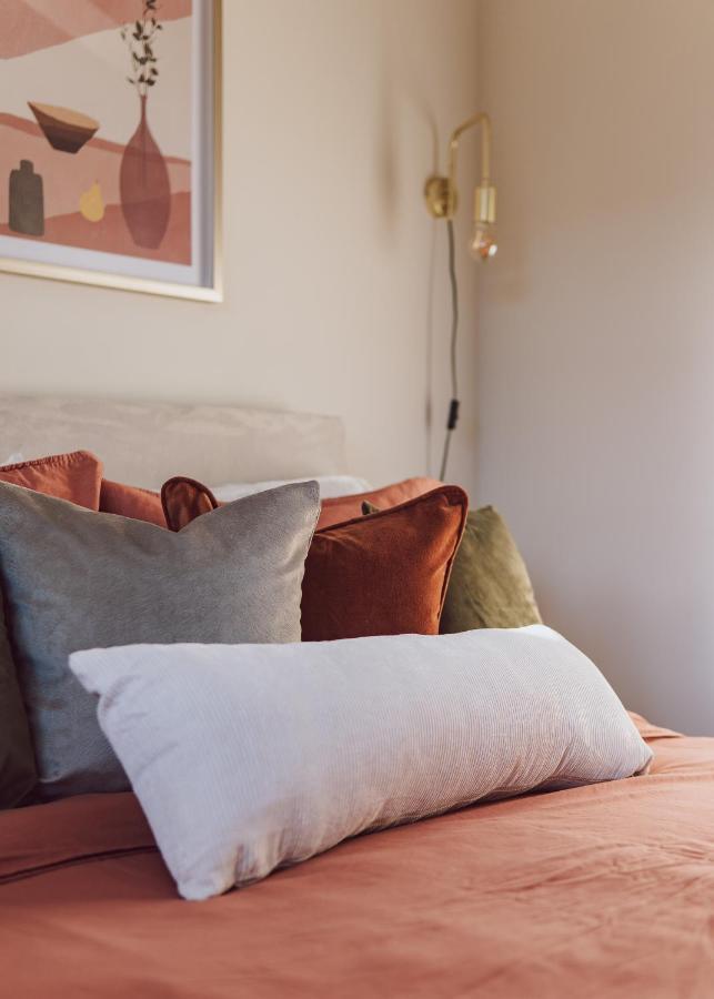 Families, Contractors And Businesses - Cottage Home - Next To Oxford, Bicester And Blenheim Bletchingdon Kültér fotó