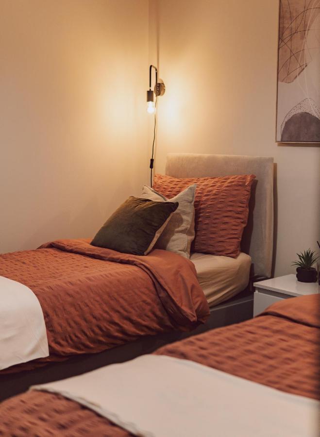 Families, Contractors And Businesses - Cottage Home - Next To Oxford, Bicester And Blenheim Bletchingdon Kültér fotó